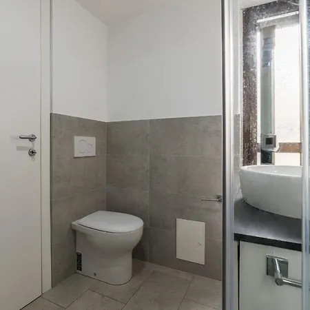 Guesthost - Sant'angelo Modern Daire Roma
