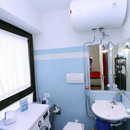 Guesthost - Sant'angelo Modern *