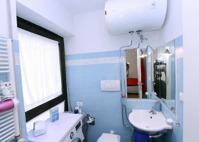 Guesthost - Sant'angelo Modern *